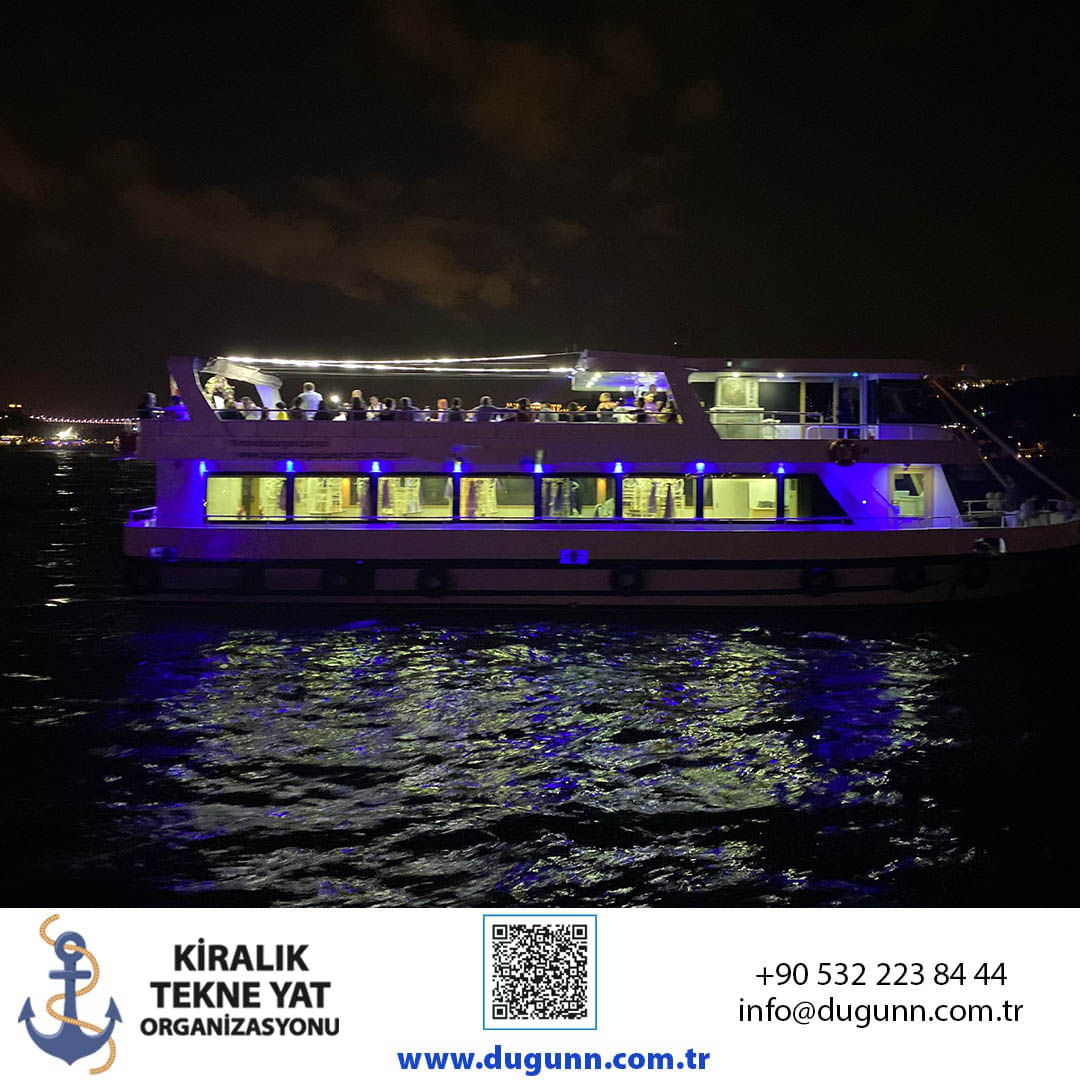 İstanbul Teknede İftar Yemeği